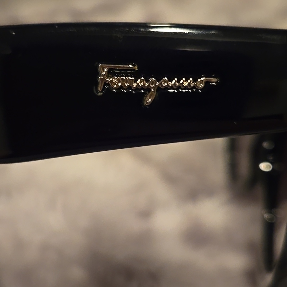 Salvatore Ferragamo Black Cat-Eye Sunglasses Brand New In Case - Picture 8 of 12